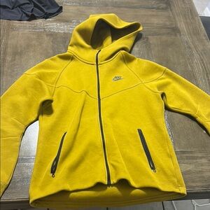 Nike Mustard Yellow Tech